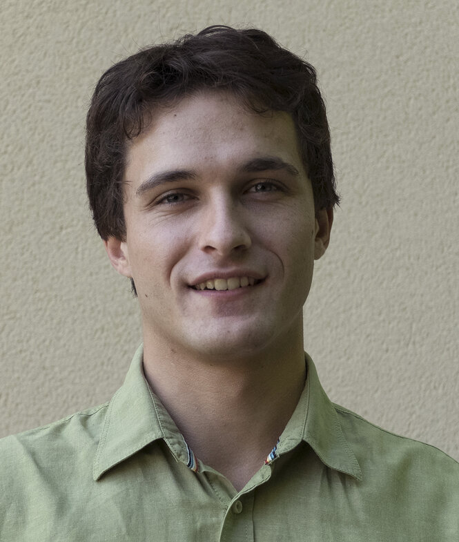 <em>Sylvain Akriche </em>