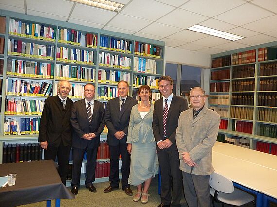 From left to right: Alain Beretz, President of the University of Strasbourg, Martin Ekvad, President of CPVO, Paul van der Kooij, Senior Lecturer at the University of Leiden, Chairman of the Board of Appeal of the CPVO, Geertrui van Overwalle, Professor of IP Law at the K.U.Leuven, Christophe Geiger, Director General of CEIPI and Théo Hassler, Professor at CEIPI